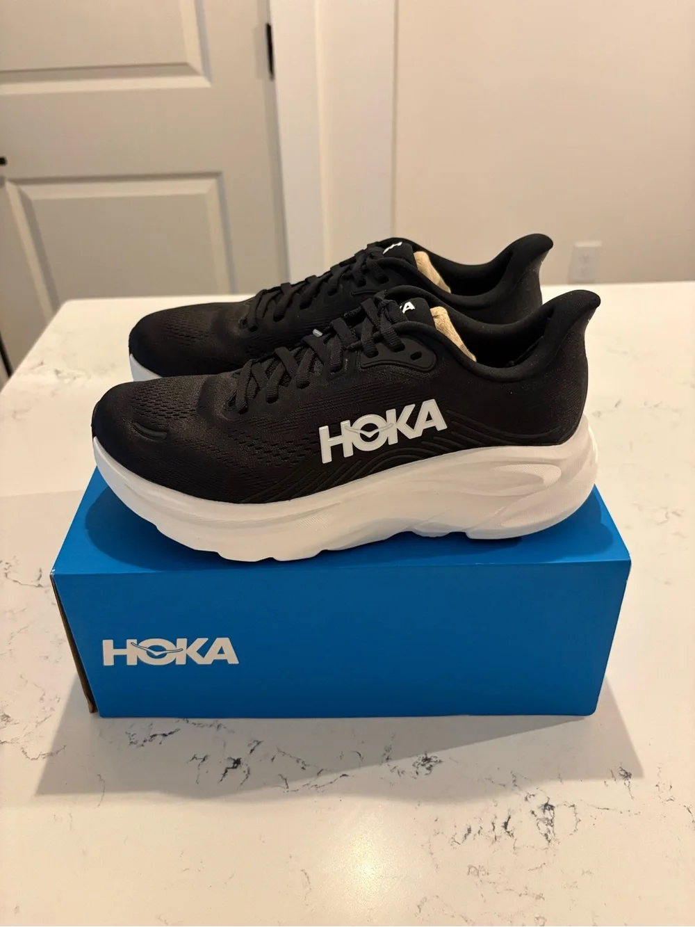 HOKA Clifton 11 Running Shoes
